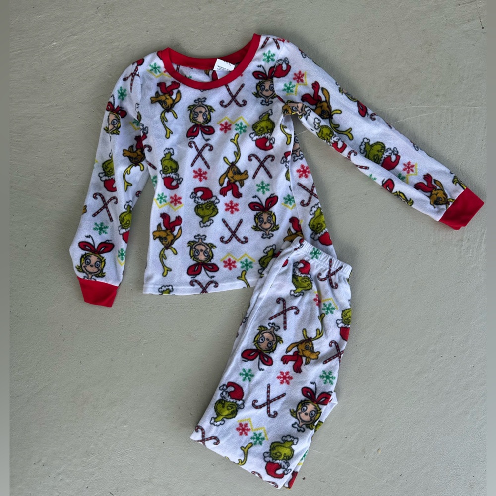Cindy Lou Who & Grinch fleece pajamas